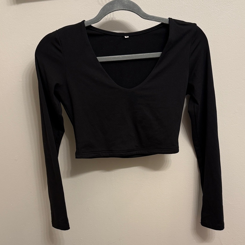 Black Long Sleeve Crop Top